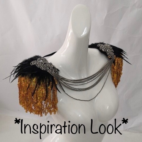 Feather Epaulettes with Chain - Picture 4 of 6